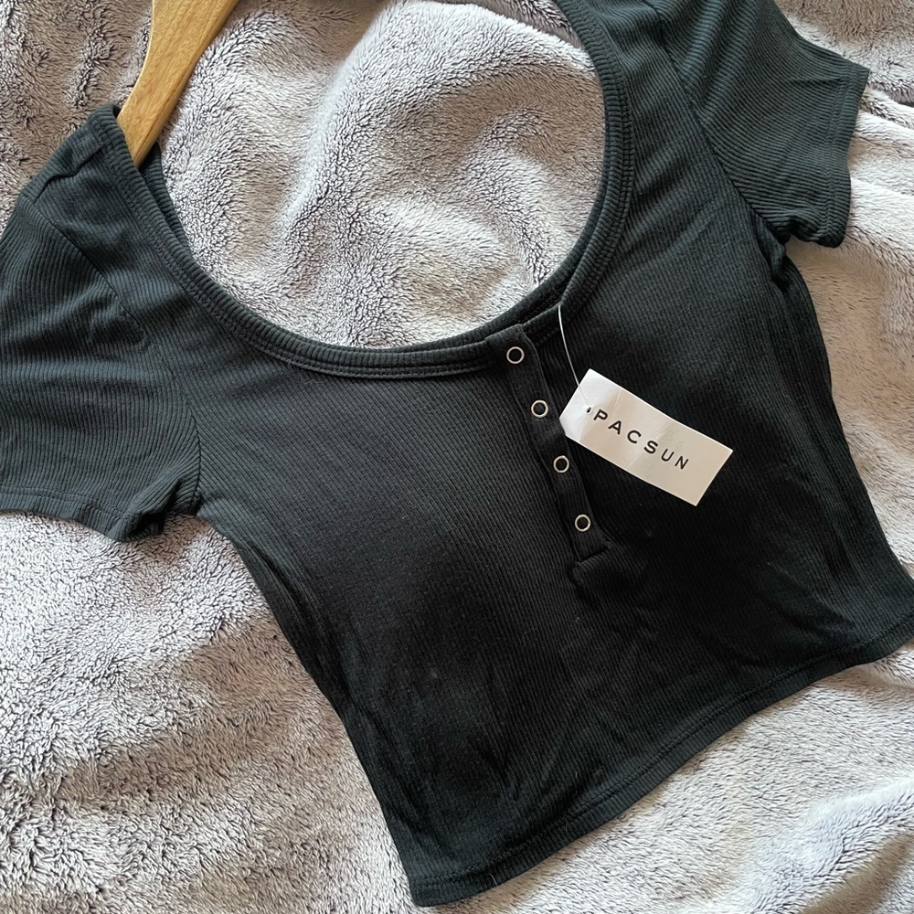 PacSun scoop neck t-shirt (brand new with tags!)